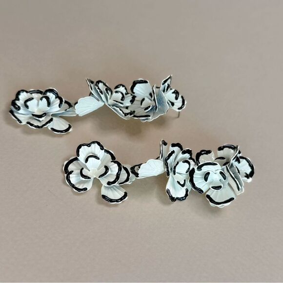 Flower statement earrings S1186 - Picture 3 of 3